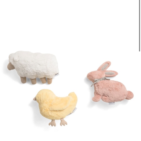 Cupcakes and cashmere set of 3 down alternative faux Easter Decor pillows 🐣🐑🐰 - Picture 1 of 8